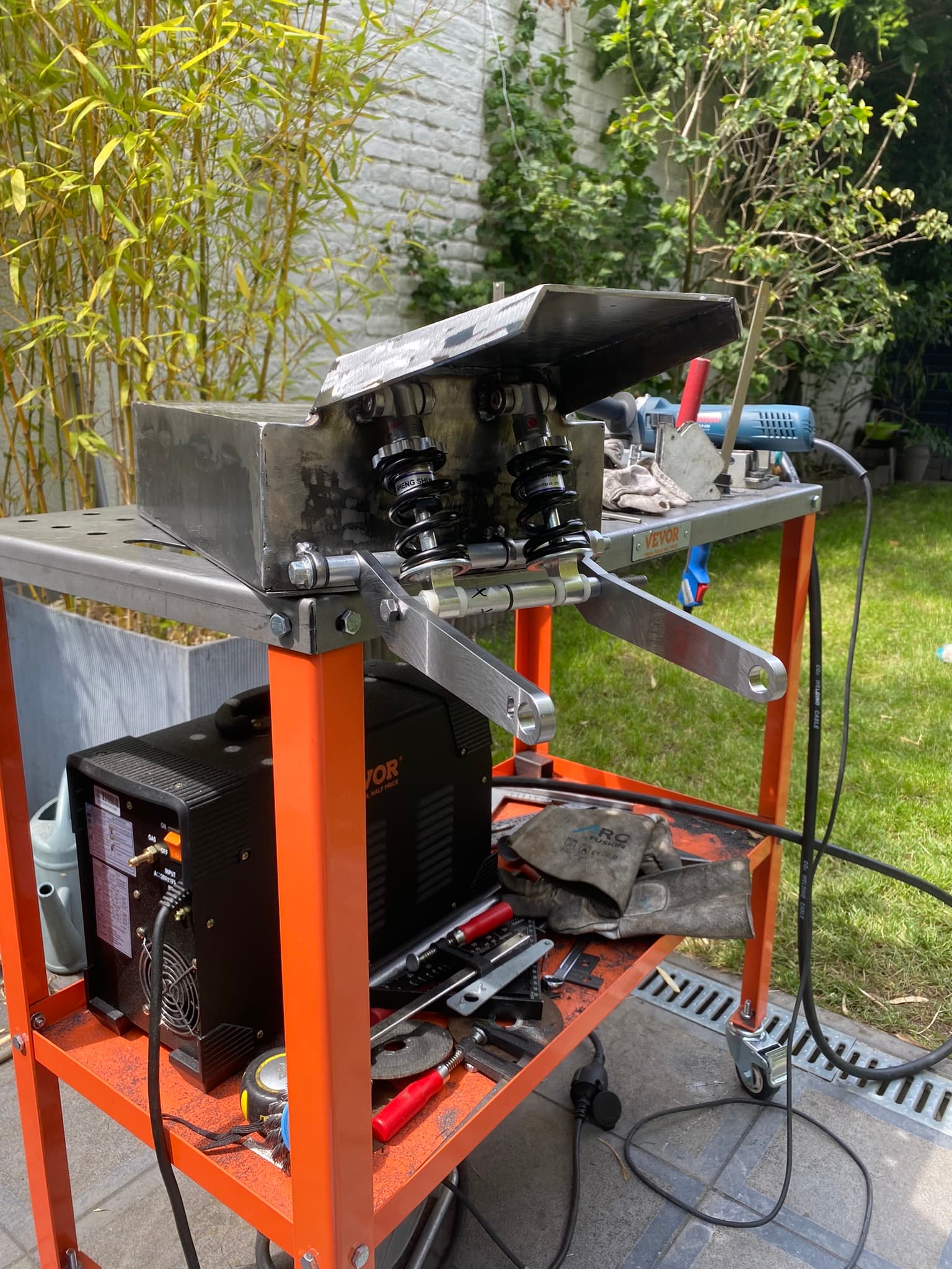 Rear suspension assembly