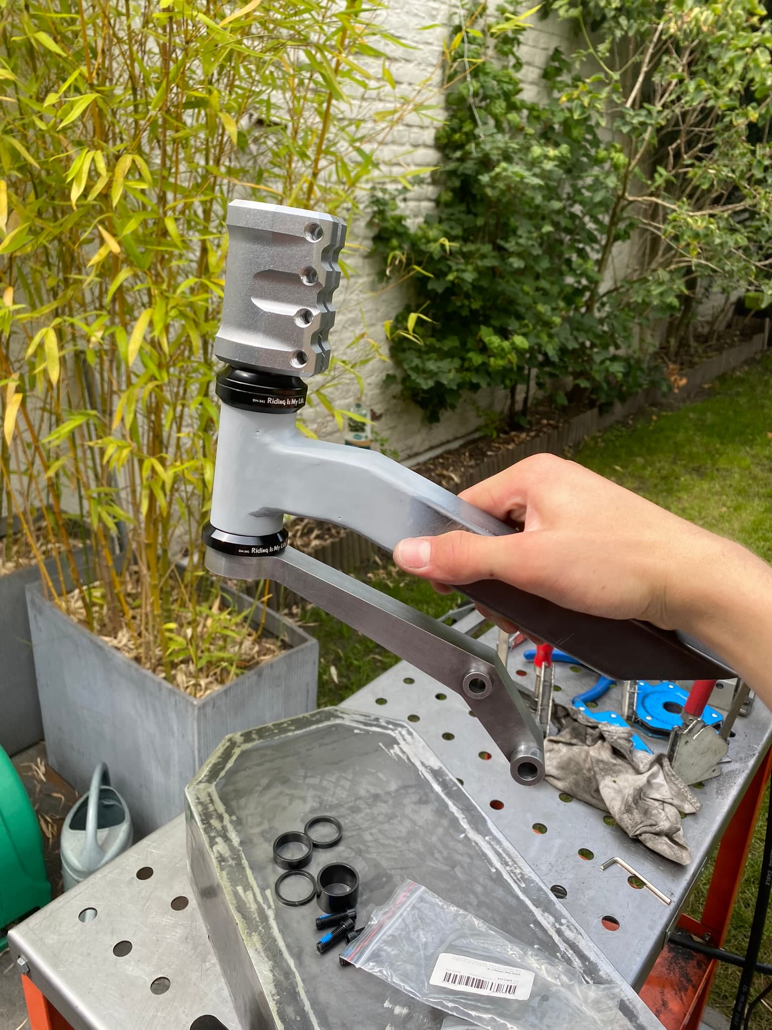 Front steering assembly